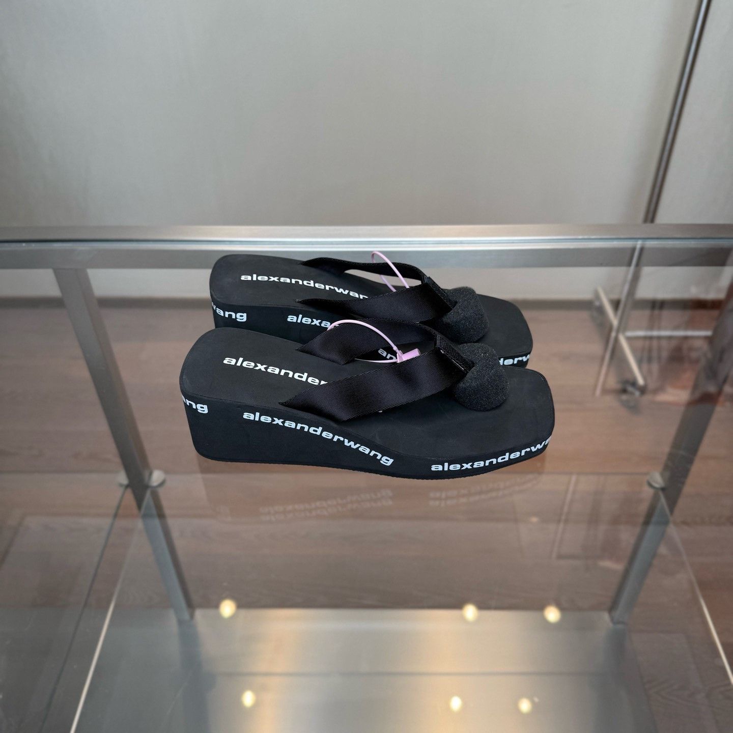 Alexander Wang Alexander Wang Platform Logo Flip Flops Size US 6 / EU 39 - 5 Thumbnail