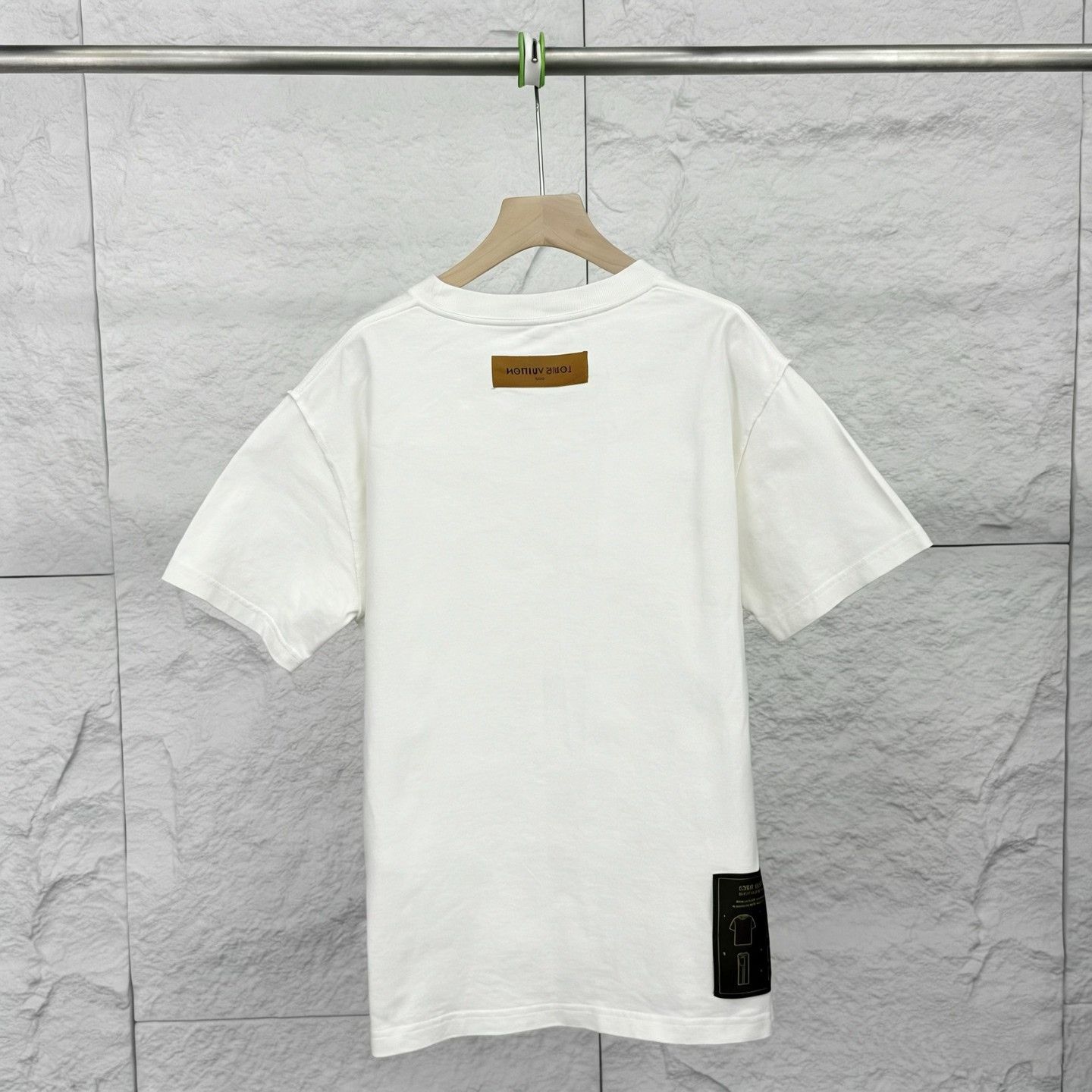Louis Vuitton Louis Vuitton White Round Neck T-shirt Size US M / EU 48-50 / 2 - 2 Thumbnail