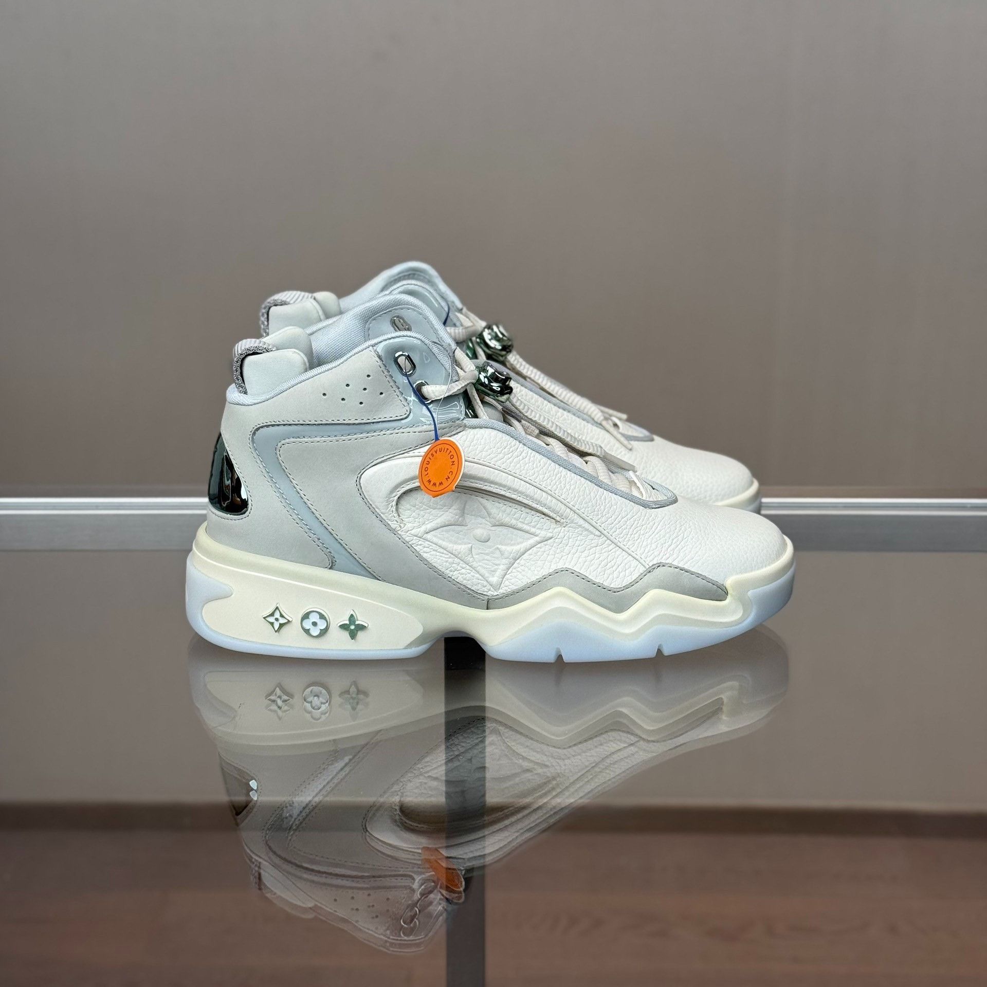 Louis Vuitton Louis Vuitton LV TRAINER 2.0 High Top Size US 7 / EU 40 - 5 Thumbnail