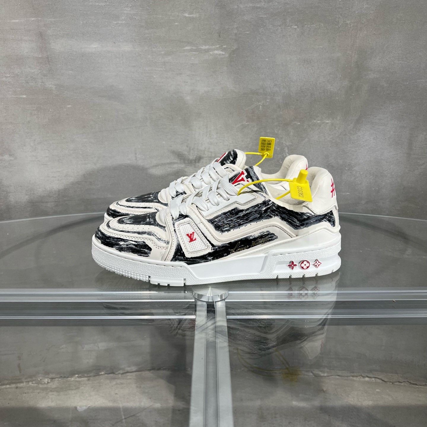 Louis Vuitton Louis Vuitton LV Trainer Black White Graffiti Size US 7 / EU 40 - 3 Thumbnail