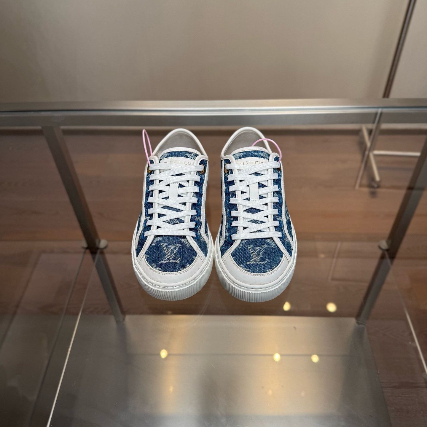 Louis Vuitton Louis Vuitton Lagoon Denim Print Sneakers Size US 5.5 / IT 35.5 - 2 Thumbnail