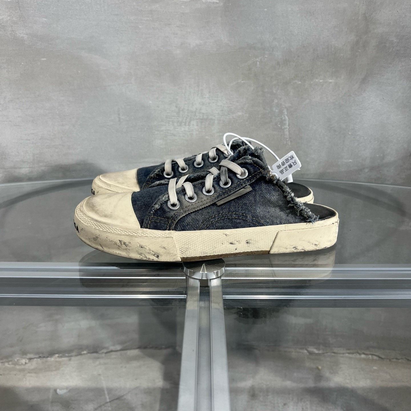 Balenciaga Balenciaga Paris Distressed Denim Mules Size US 5 / IT 35 - 3 Thumbnail