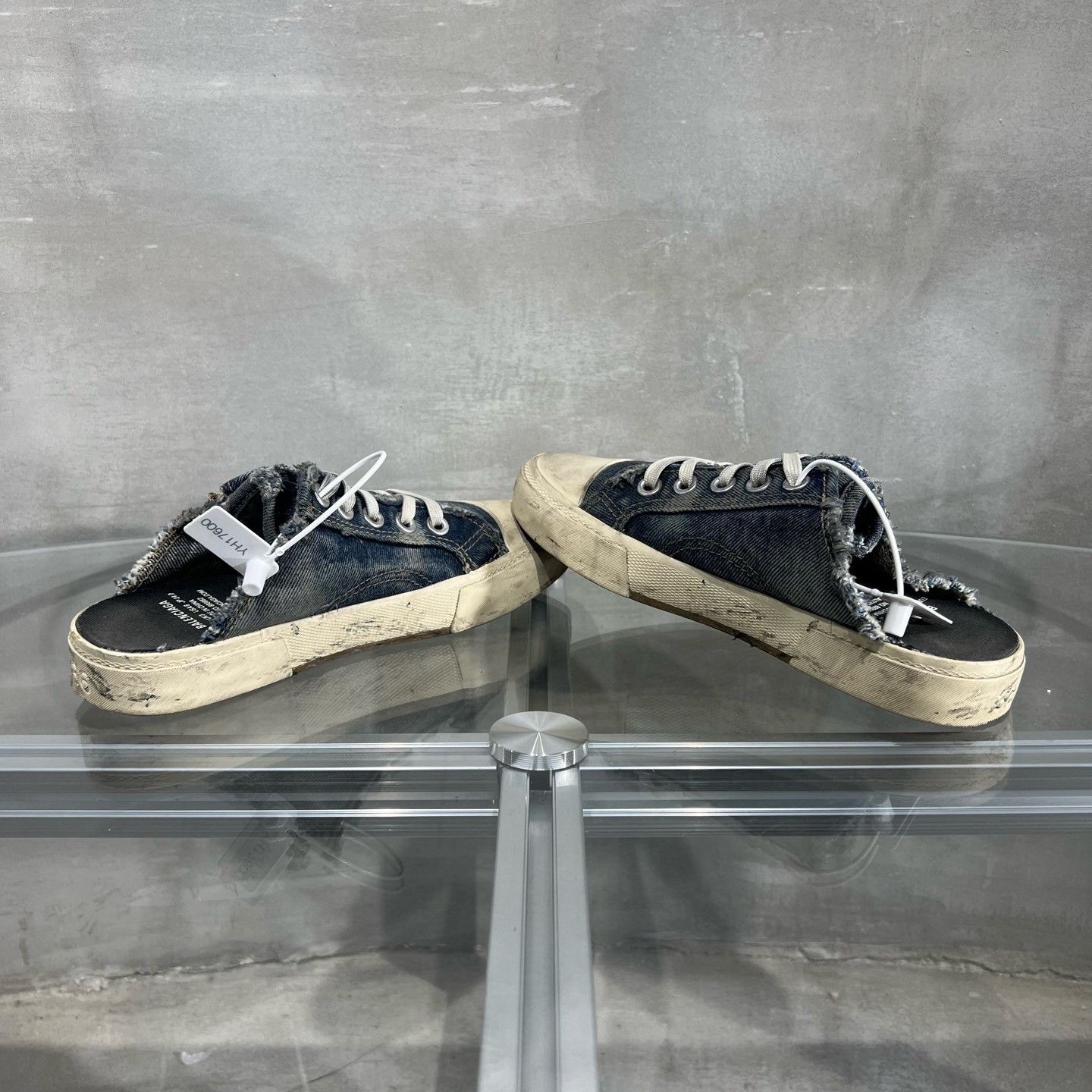 Balenciaga Balenciaga Paris Distressed Denim Mules Size US 5 / IT 35 - 5 Thumbnail