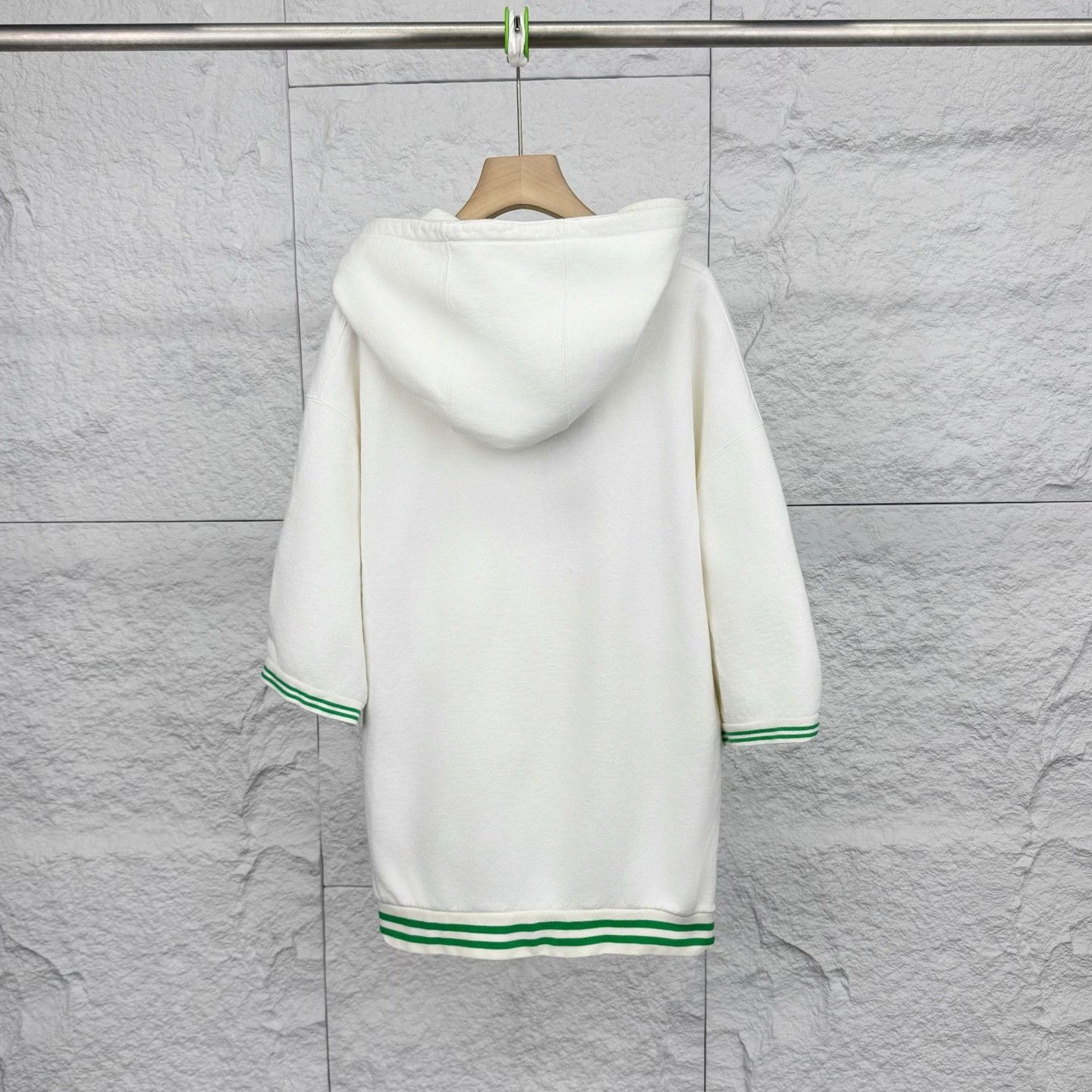 Gucci Gucci White Short Sleeve Hoodie with Green Embroidery Size US XL / EU 56 / 4 - 2 Thumbnail