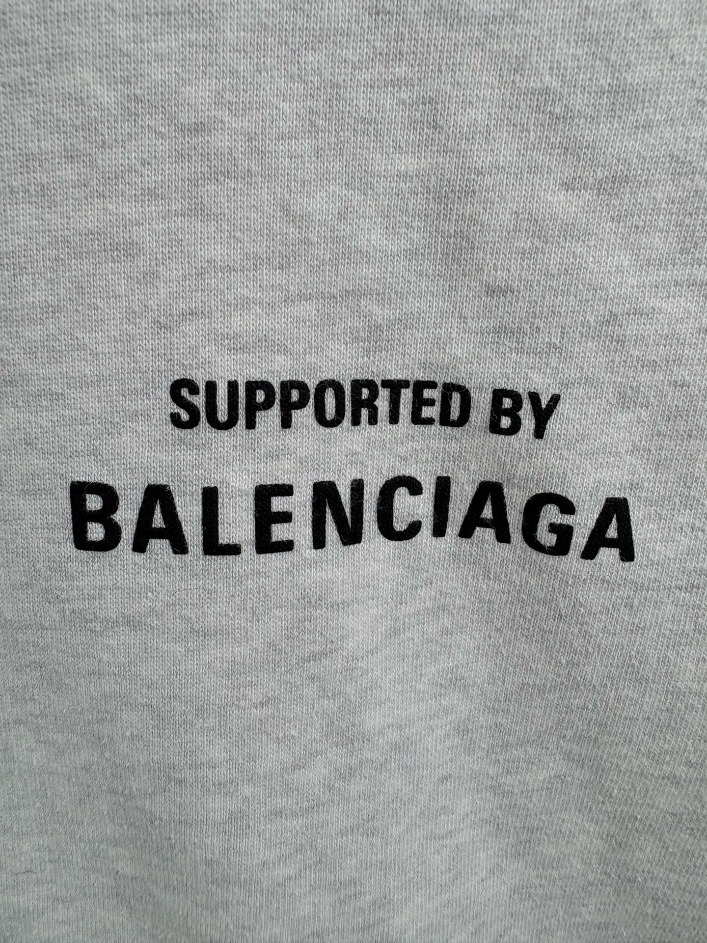Balenciaga Balenciaga WFP Collaboration Hoodie Size US S / EU 44-46 / 1 - 3 Thumbnail