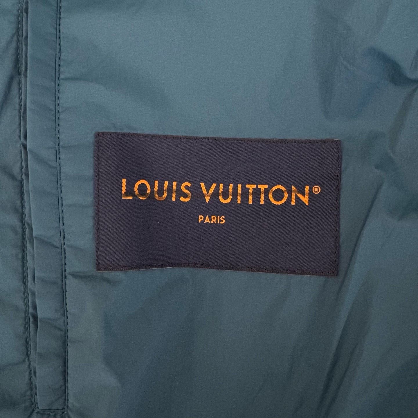 Louis Vuitton Louis Vuitton Embossed Logo Sleeveless Vest Size US M / EU 48-50 / 2 - 3 Thumbnail