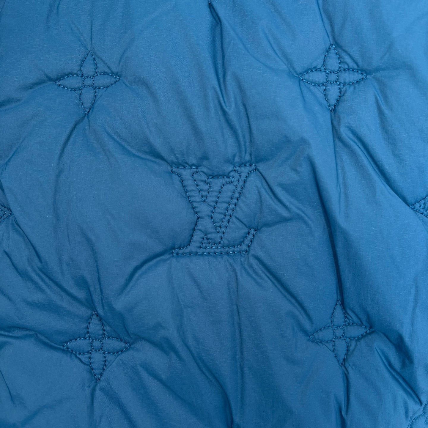 Louis Vuitton Louis Vuitton Embossed Logo Sleeveless Vest Size US M / EU 48-50 / 2 - 6 Thumbnail