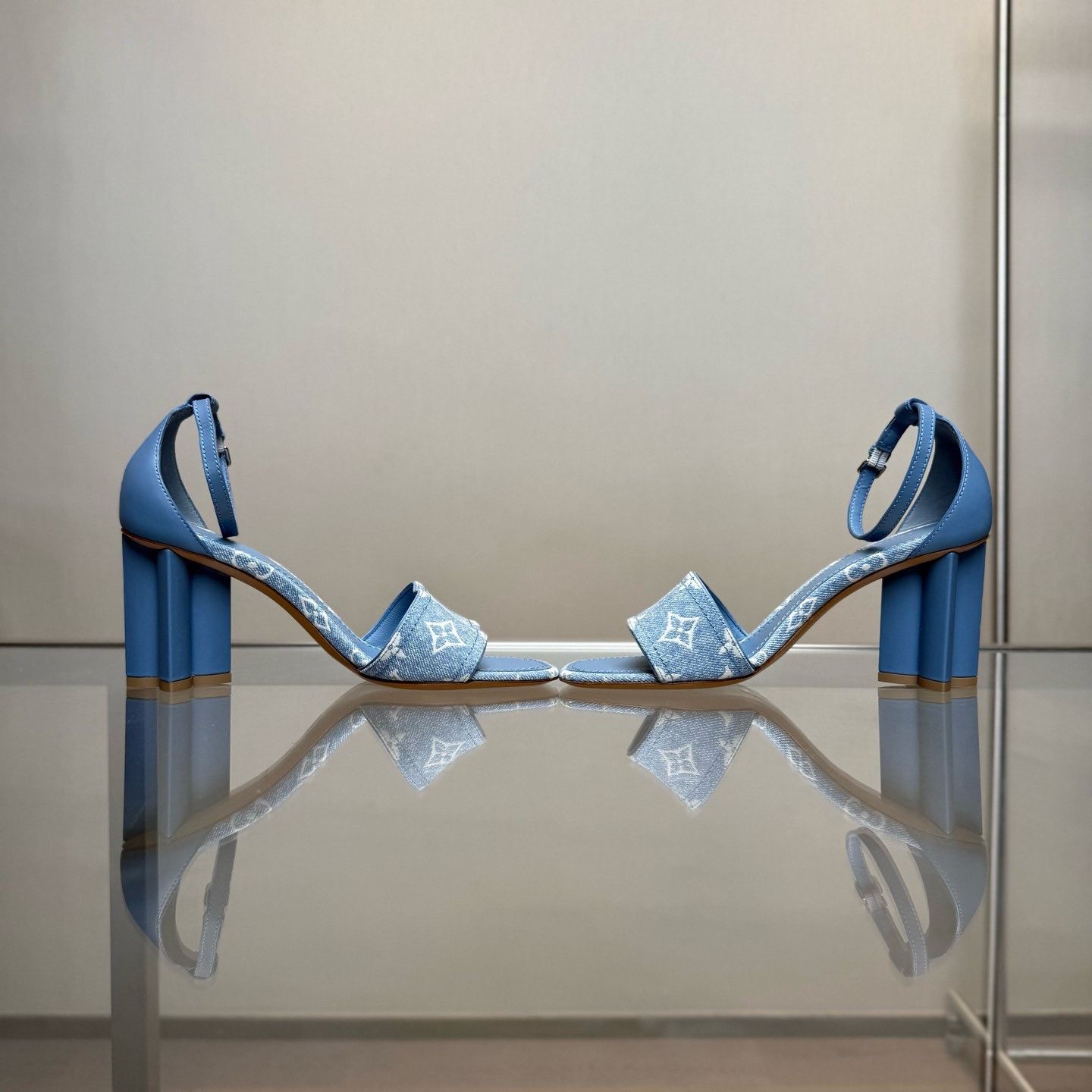 Louis Vuitton Louis Vuitton Blue Denim Monogram Heel Sandals Size US 7 / IT 37 - 6 Thumbnail