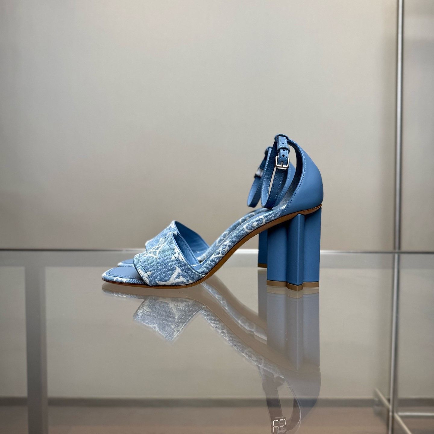 Louis Vuitton Louis Vuitton Blue Denim Monogram Heel Sandals Size US 7 / IT 37 - 5 Thumbnail