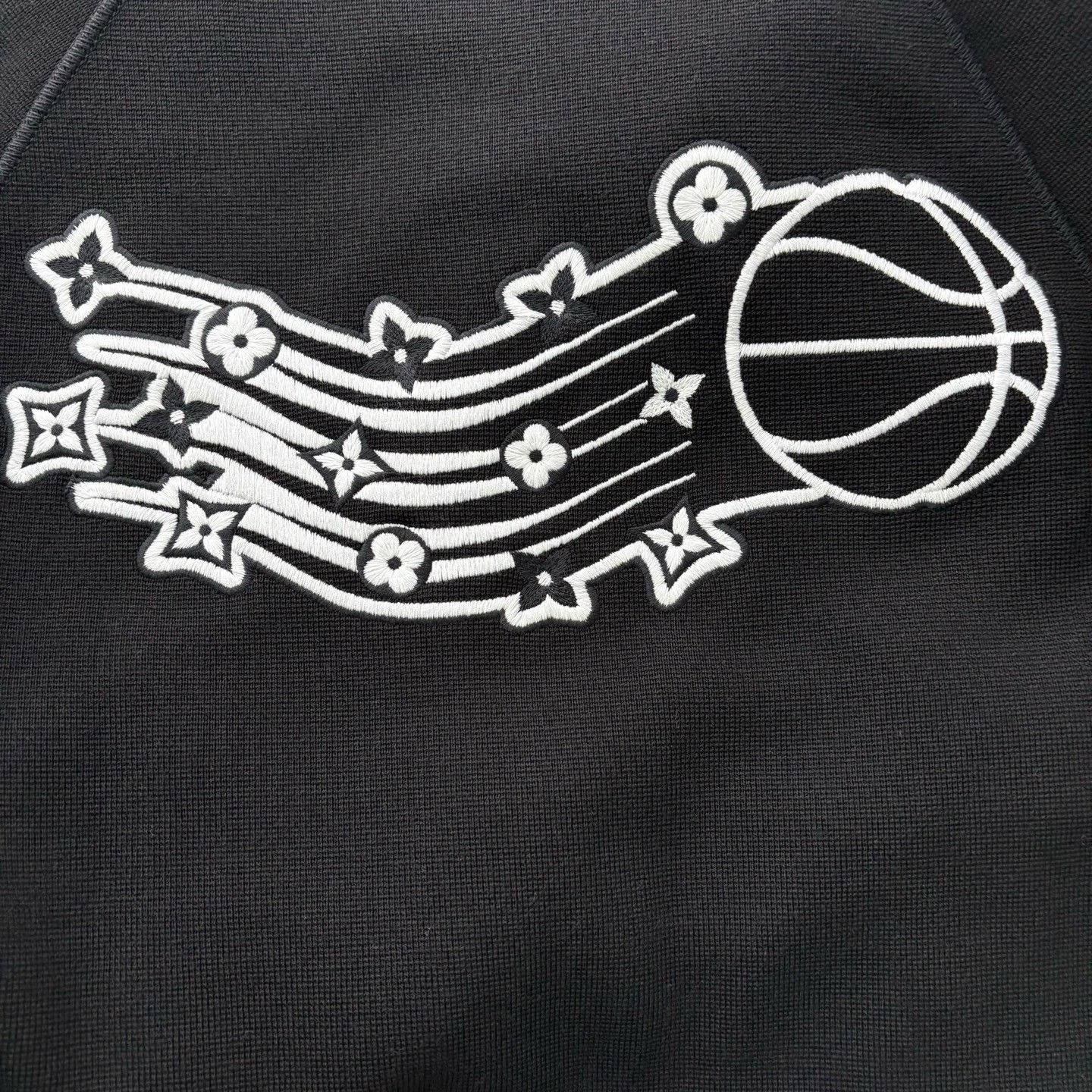 Louis Vuitton Louis Vuitton NBA Embroidered Logo Jacket Size US S / EU 44-46 / 1 - 6 Thumbnail