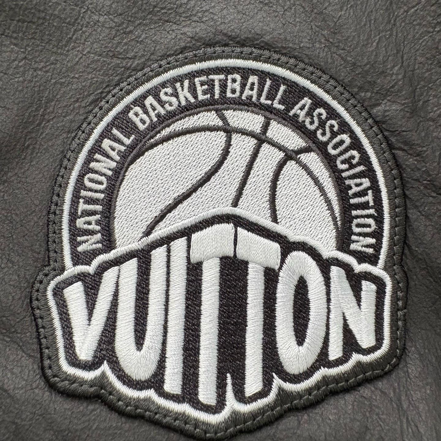 Louis Vuitton Louis Vuitton NBA Embroidered Logo Jacket Size US S / EU 44-46 / 1 - 5 Thumbnail