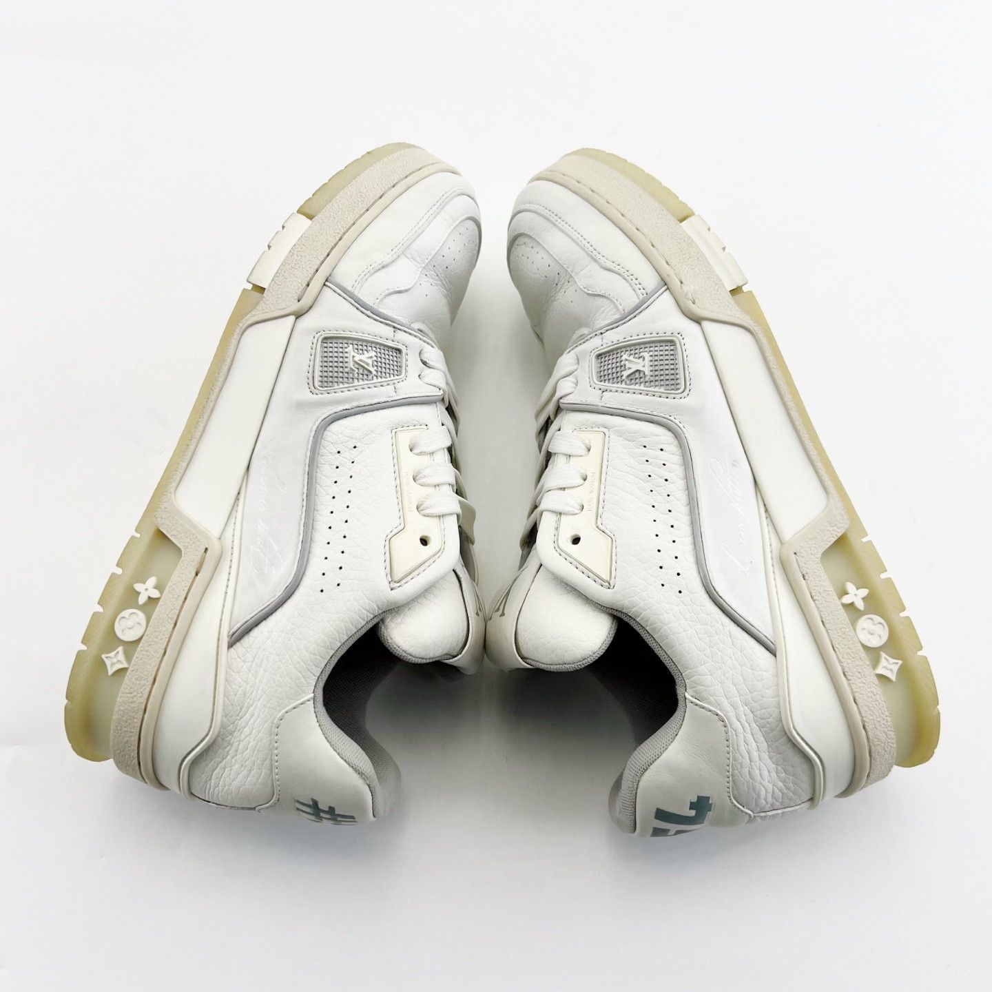 Louis Vuitton LV White Embossed Low-Top Casual Sneakers Size US 7 / EU 40 - 3 Thumbnail