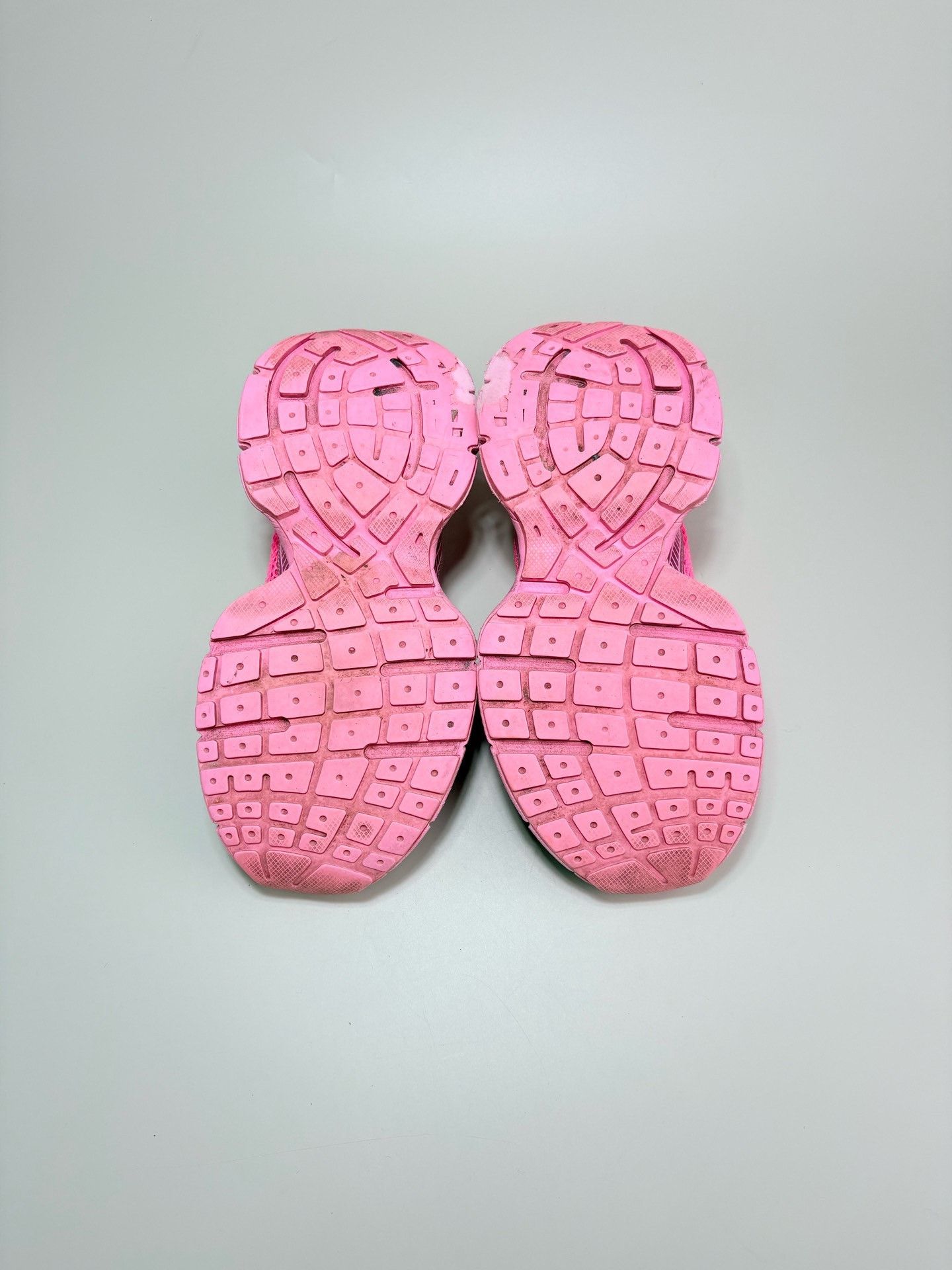Balenciaga Balenciaga 3XL Pink Distressed Dad Shoes Size US 9 / IT 39 - 6 Thumbnail
