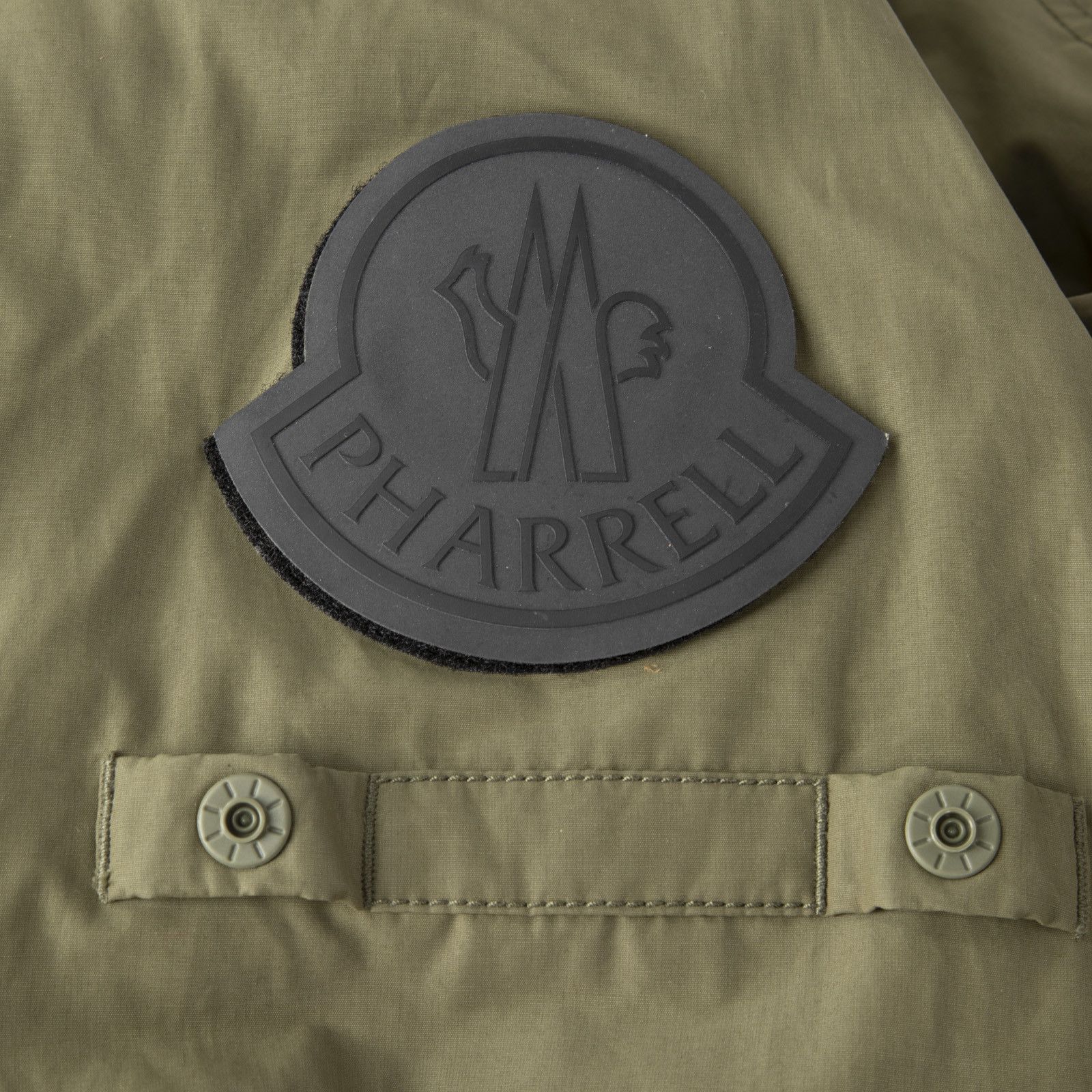 Moncler Moncler Genius x Pharrell Williams Khaki Maple Short Down Jacket Size M / US 6-8 / IT 42-44 - 3 Thumbnail