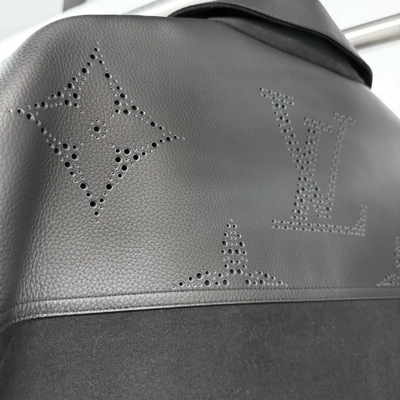 Louis Vuitton Louis Vuitton 2025 Capsule Cutout Logo Leather Jacket Size US M / EU 48-50 / 2 - 4 Thumbnail