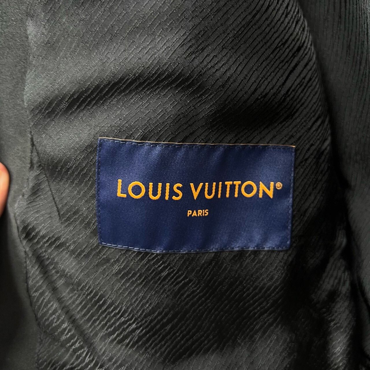 Louis Vuitton Louis Vuitton 2025 Capsule Cutout Logo Leather Jacket Size US M / EU 48-50 / 2 - 6 Thumbnail