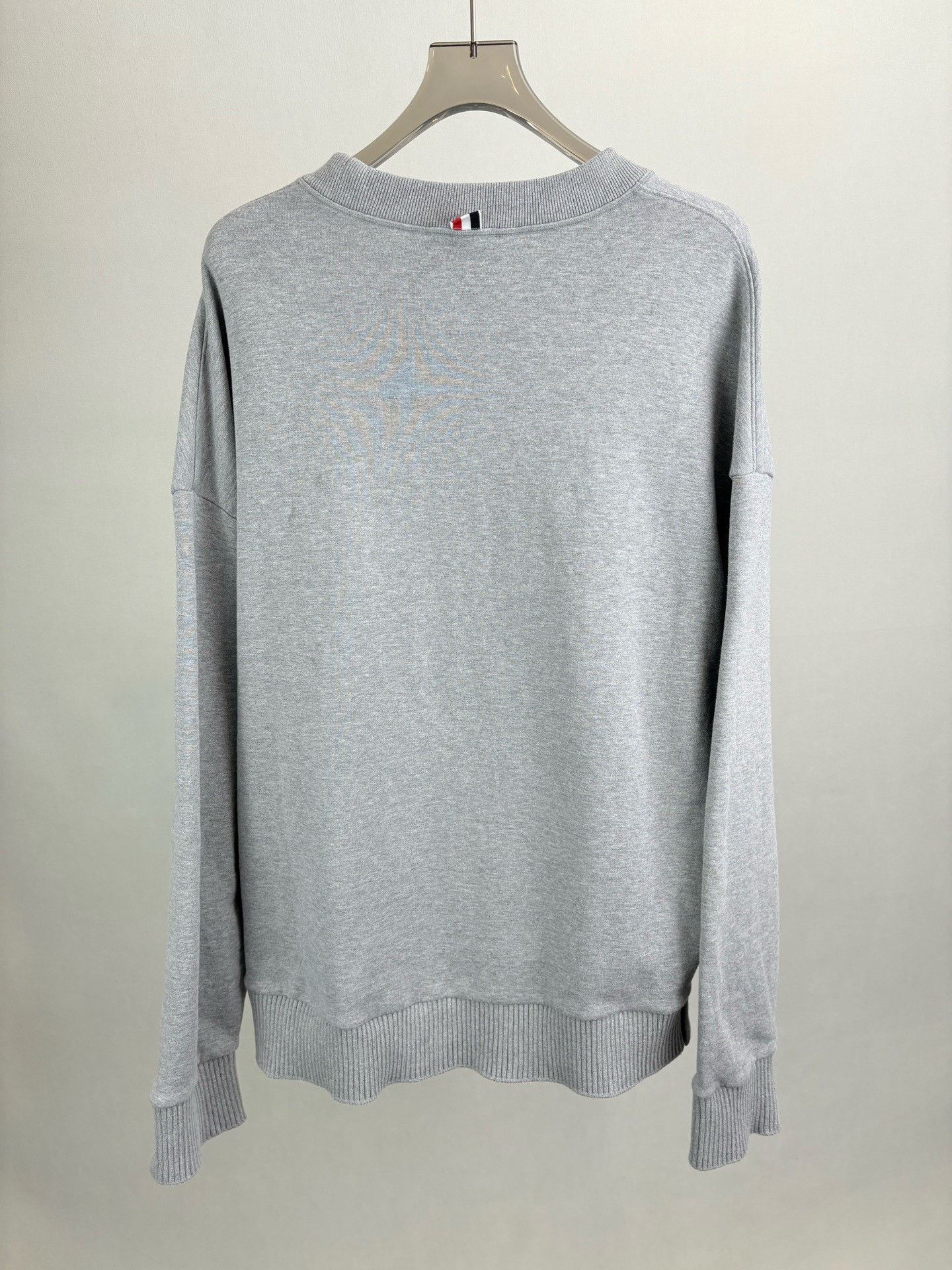 Thom Browne THOM BROWNE TB Back Stripe Long-Sleeve Sweatshirt Size US L / EU 52-54 / 3 - 2 Thumbnail