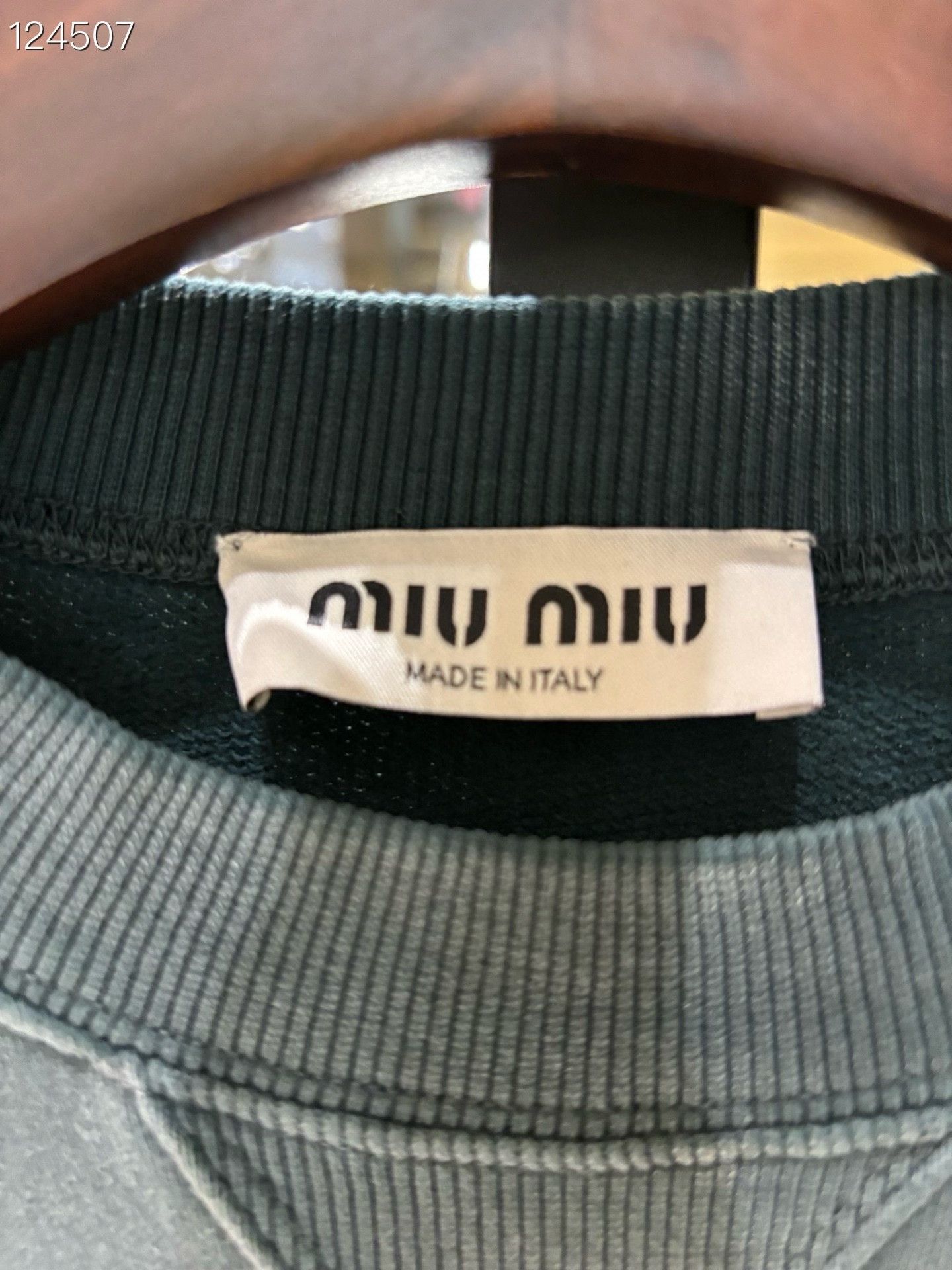 Miu Miu Miumiu Women's Logo Print Cropped Sweater Size S / US 4 / IT 40 - 3 Thumbnail