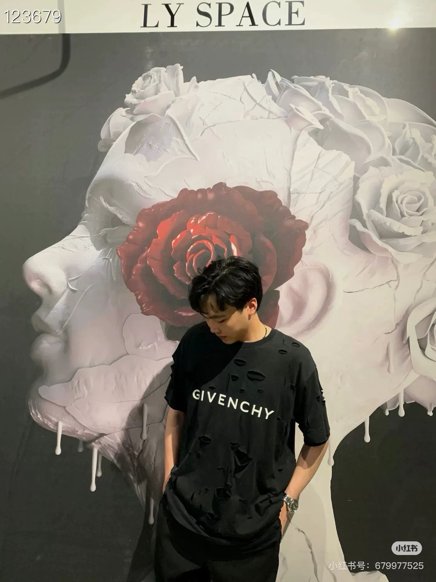 Givenchy GIVENCHY Logo Ripped Detail Short Sleeve T-shirt Size US XS / EU 42 / 0 - 8 Thumbnail