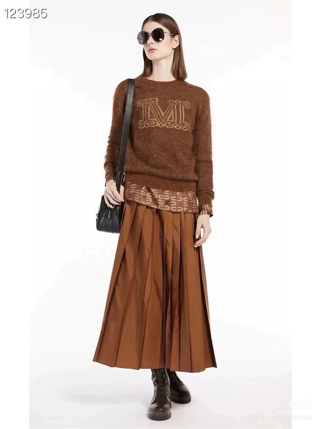Max Mara Max Mara OCRA M Letter Sweater Size M / US 6-8 / IT 42-44 - 8 Thumbnail
