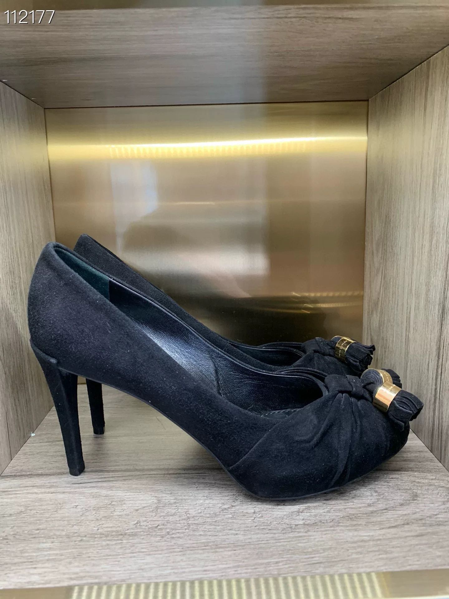 Gucci Gucci Black Suede Ankle Strap Heel Size US 6 / IT 36 - 4 Thumbnail
