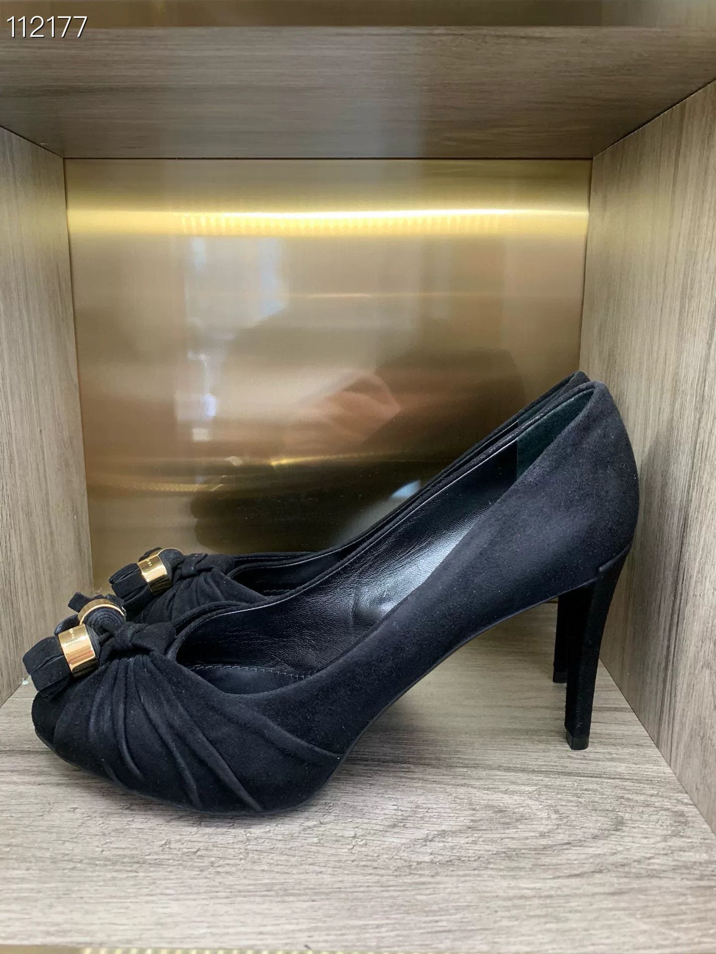 Gucci Gucci Black Suede Ankle Strap Heel Size US 6 / IT 36 - 2 Thumbnail