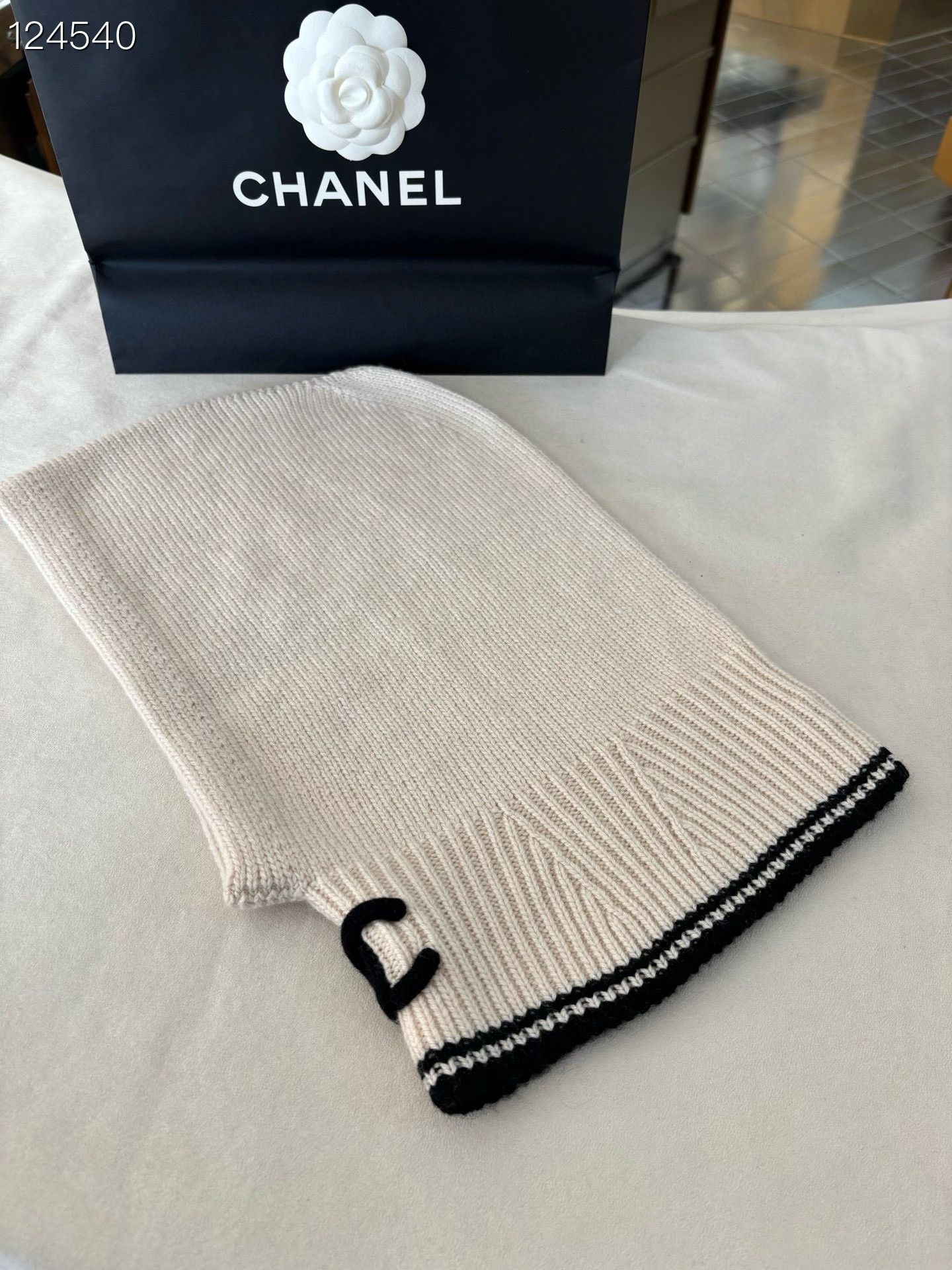 Chanel Chanel 25B Balaclava Size ONE SIZE - 2 Thumbnail