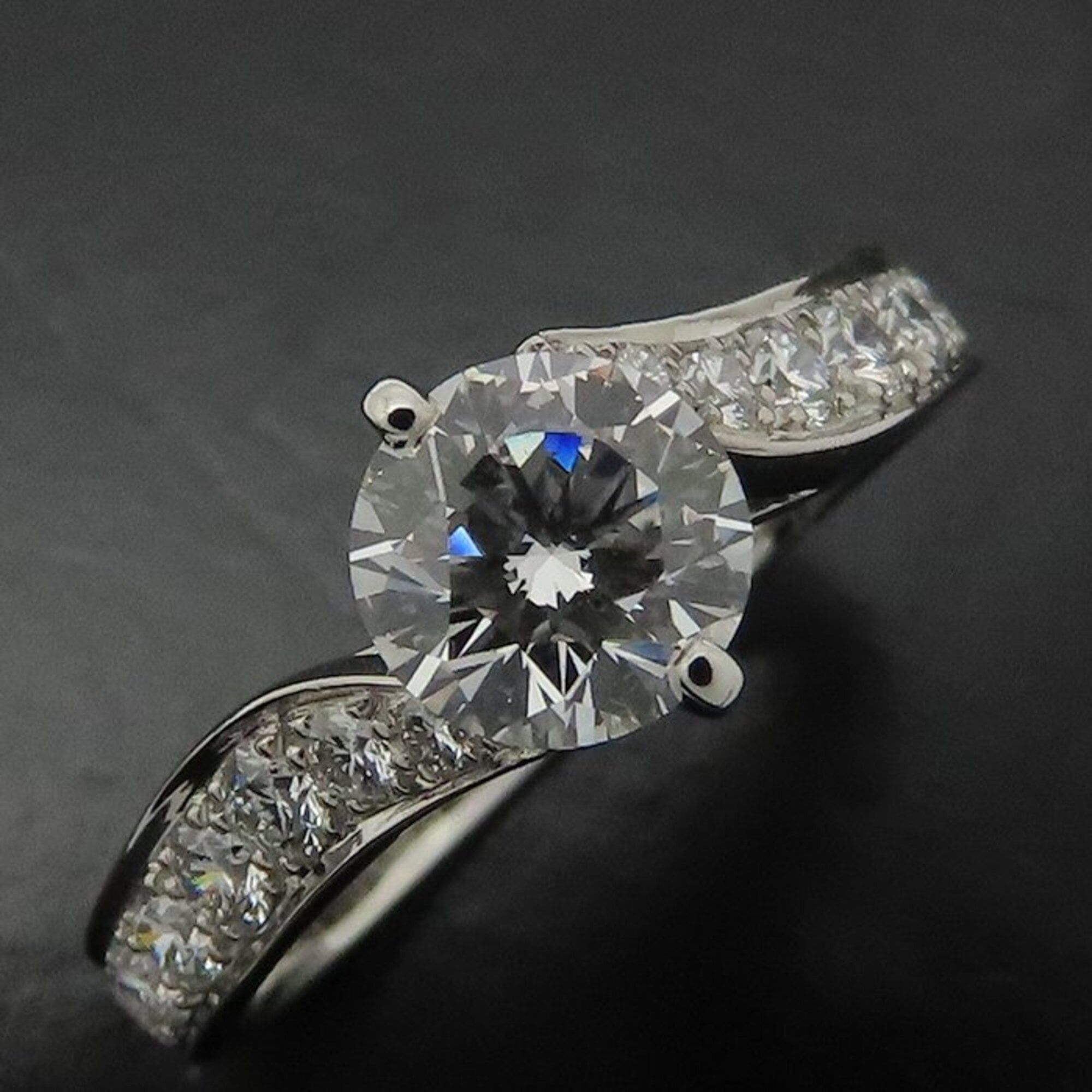 Van Cleef & Arpels Van Cleef & Arpels Diamond Ring, 0.74ct Diamond, D.VVS1 Clarity, Size 50, Platinum 950, Women's, Item No. 295390 Size ONE SIZE - 5 Thumbnail
