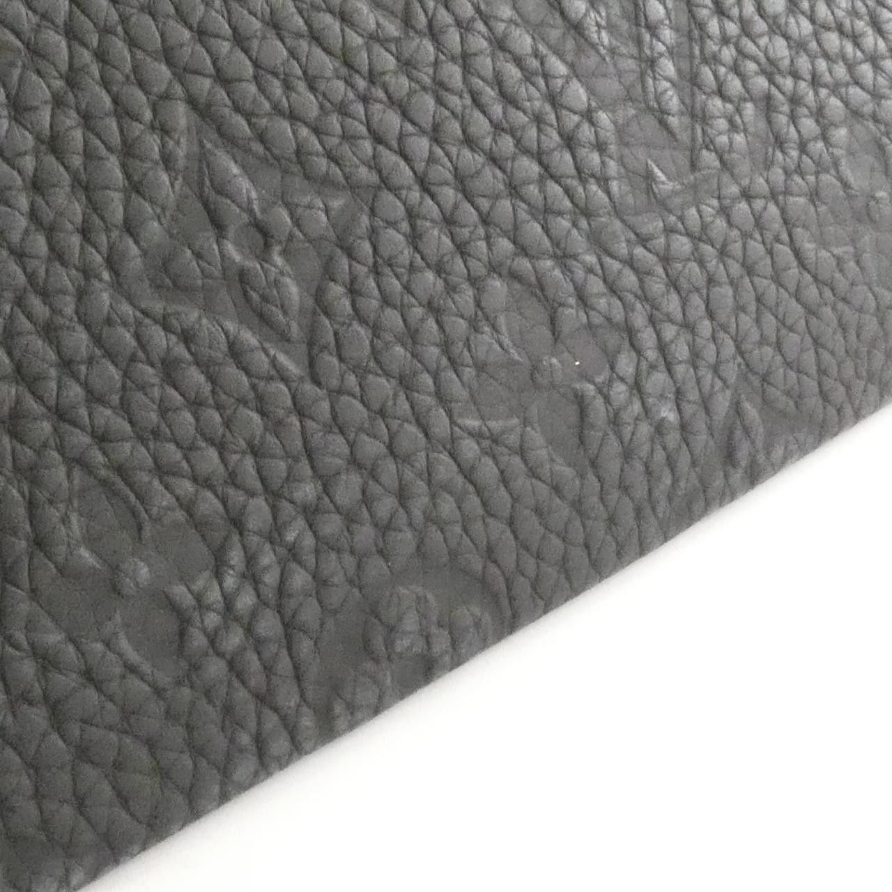 Louis Vuitton Louis Vuitton Louis Vuitton Monogram Taurillon Travel Bag Leather Clutch Bag M59479 DUTY FREE for USA Size ONE SIZE - 4 Thumbnail