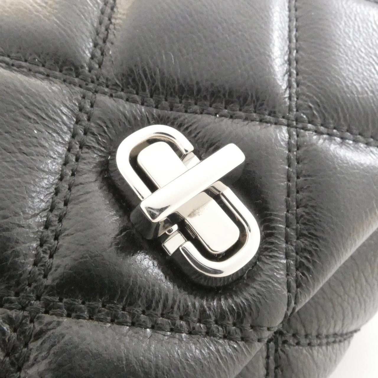 Marc Jacobs Marc Jacobs Marc Jacobs Leather Shoulder Bag Leather Shoulder Bag 2S5HSH023H02 DUTY FREE for USA Size ONE SIZE - 4 Thumbnail