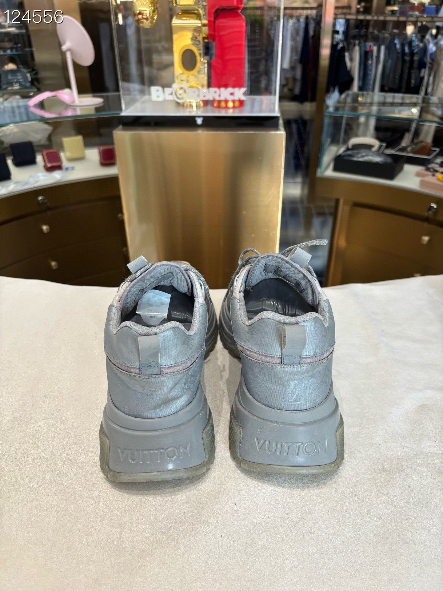 Louis Vuitton LV Run Away Gray Print Sneakers Size US 8 / EU 41 - 4 Thumbnail