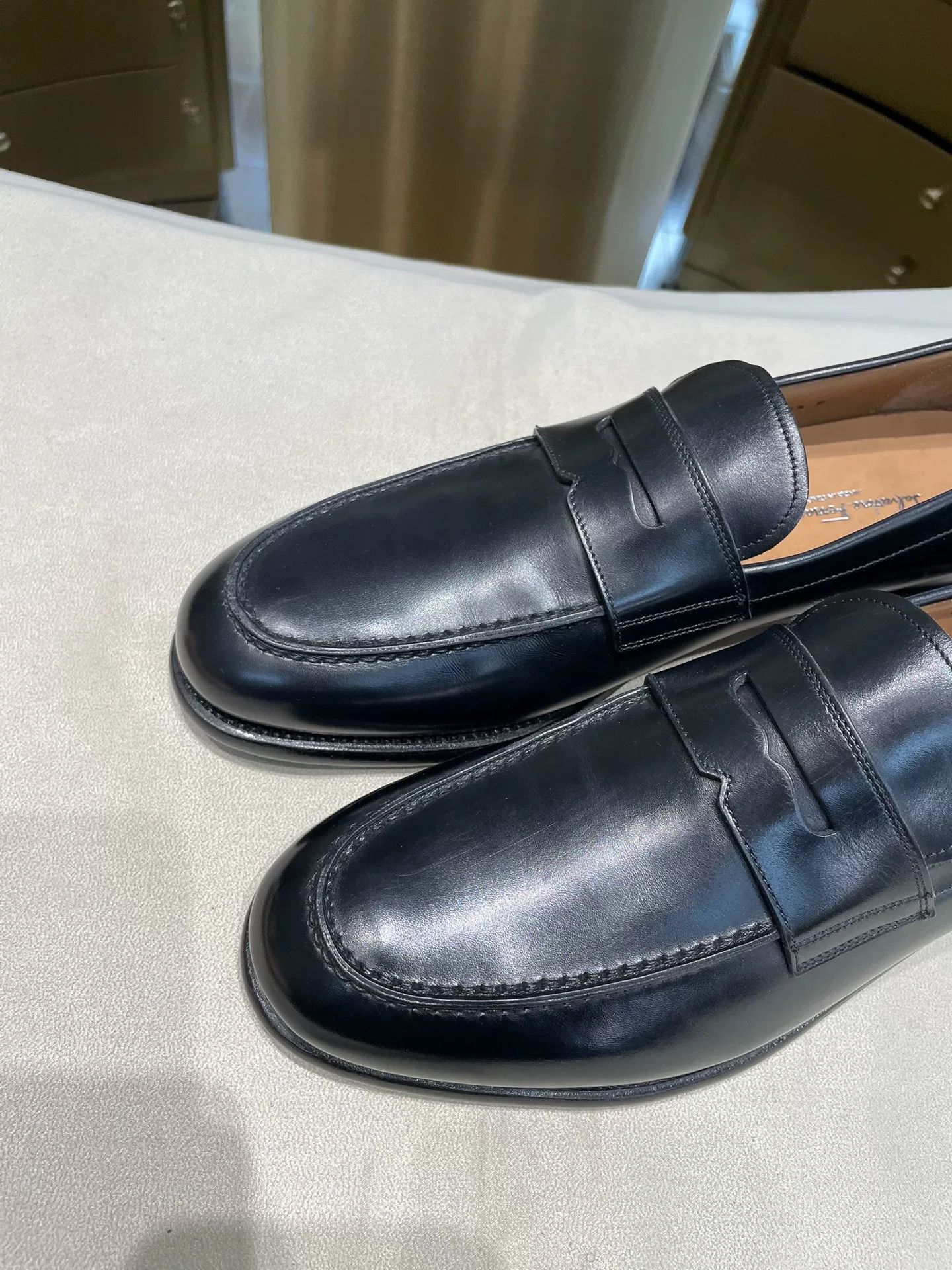 Salvatore Ferragamo Ferragamo Men's Classic Loafers Size US 10 / EU 43 - 2 Thumbnail