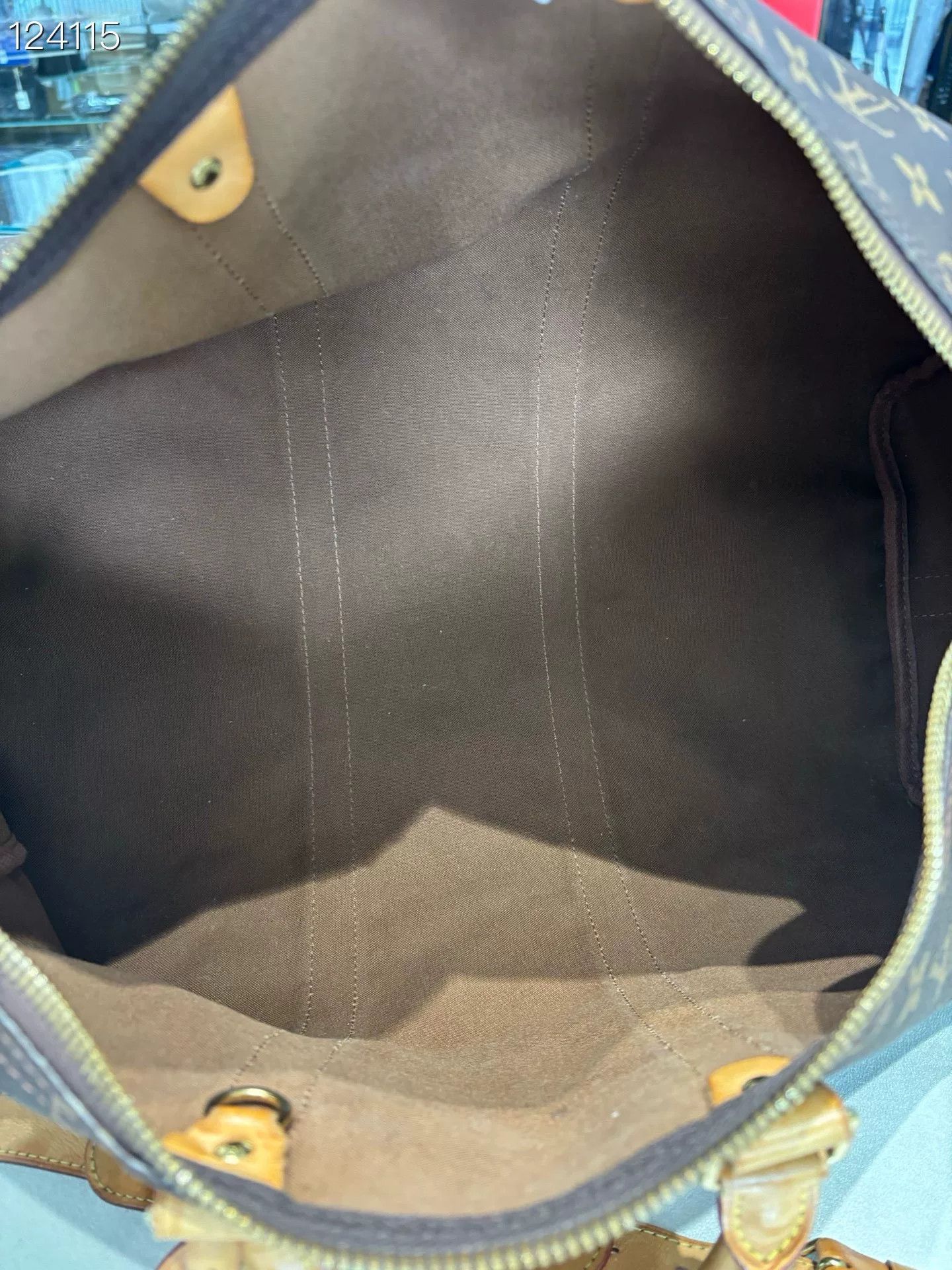Louis Vuitton LV Monogram Travel Duffle Bag Size ONE SIZE - 7 Thumbnail
