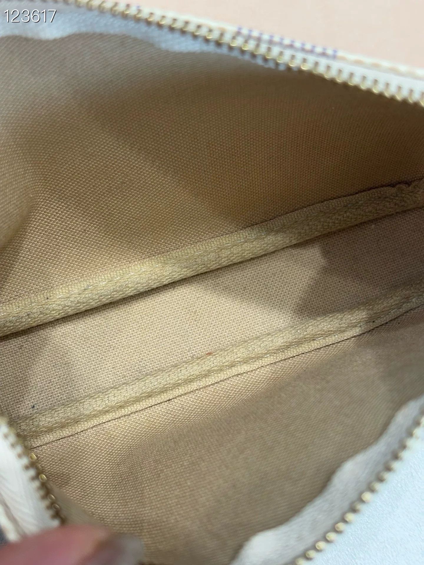 Louis Vuitton Louis Vuitton White Damier Mini Wallet Size ONE SIZE - 7 Thumbnail