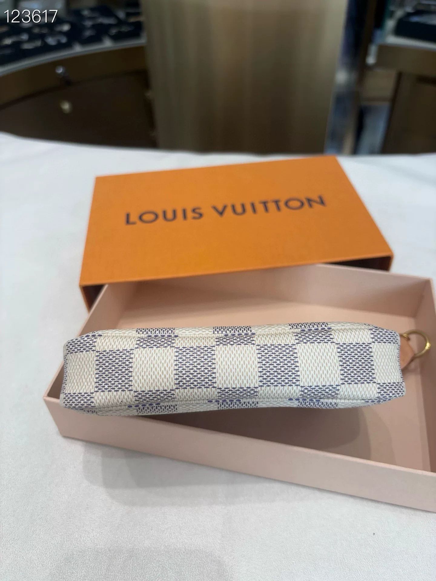 Louis Vuitton Louis Vuitton White Damier Mini Wallet Size ONE SIZE - 4 Thumbnail