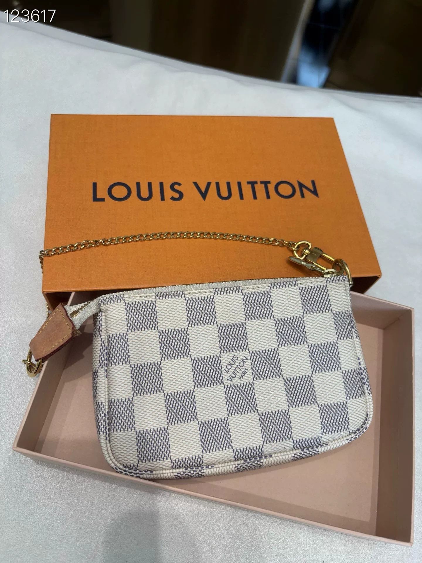 Louis Vuitton Louis Vuitton White Damier Mini Wallet Size ONE SIZE - 2 Thumbnail