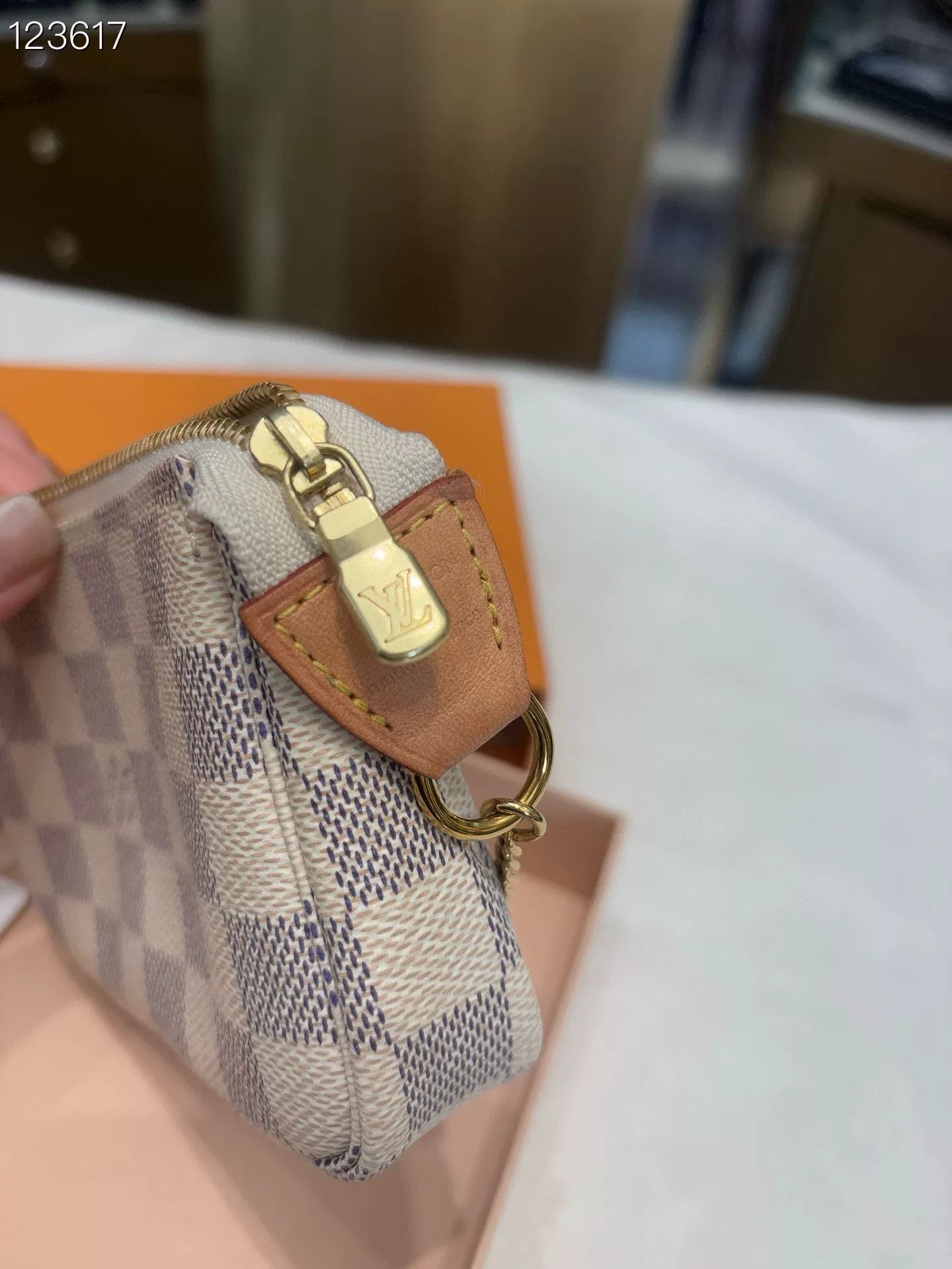 Louis Vuitton Louis Vuitton White Damier Mini Wallet Size ONE SIZE - 6 Thumbnail