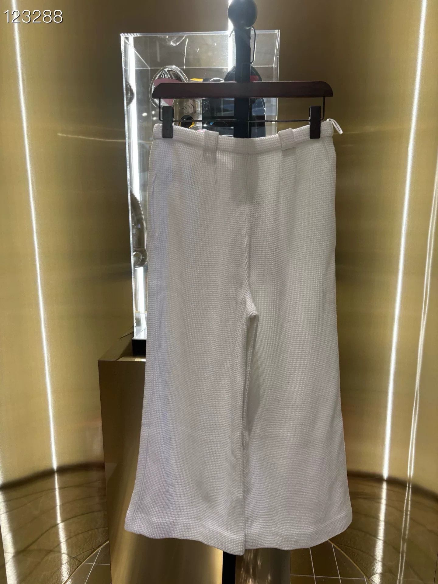 Chanel Chanel White Waffle Wide-Leg Cropped Pants Size 38" / US 16 / IT 52 - 2 Thumbnail