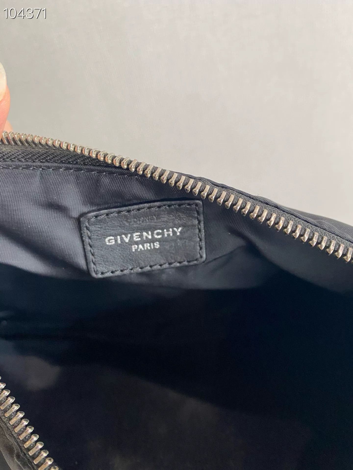Givenchy Givenchy Disney Collaboration Handbag Size ONE SIZE - 6 Thumbnail