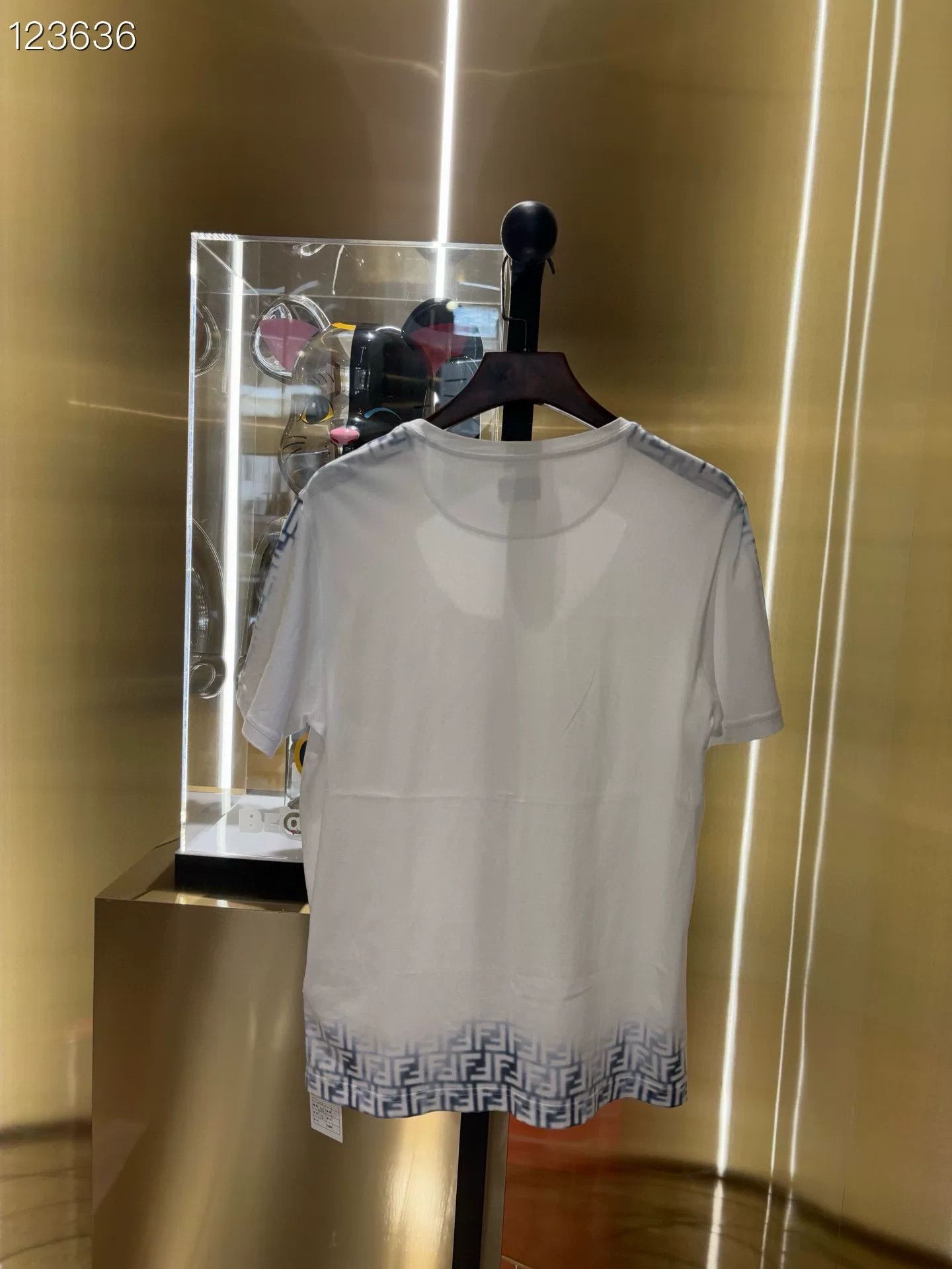 Fendi Fendi New Gradient Logo Casual T-Shirt Size US XL / EU 56 / 4 - 2 Thumbnail