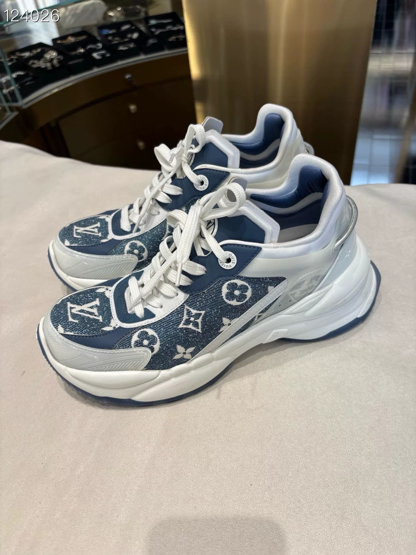 Louis Vuitton Louis Vuitton Blue Star Print Dad Shoes Size US 7 / IT 37 - 3 Thumbnail
