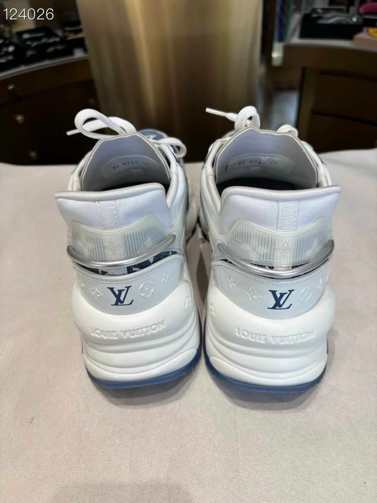 Louis Vuitton Louis Vuitton Blue Star Print Dad Shoes Size US 7 / IT 37 - 4 Thumbnail