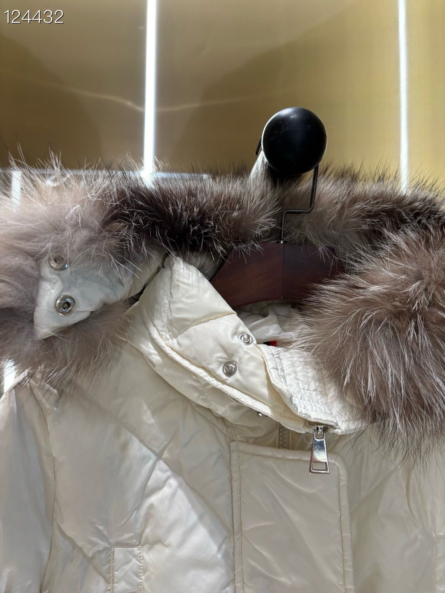 Moncler Moncler Dinard Milk White Down Jacket Size M / US 6-8 / IT 42-44 - 3 Thumbnail