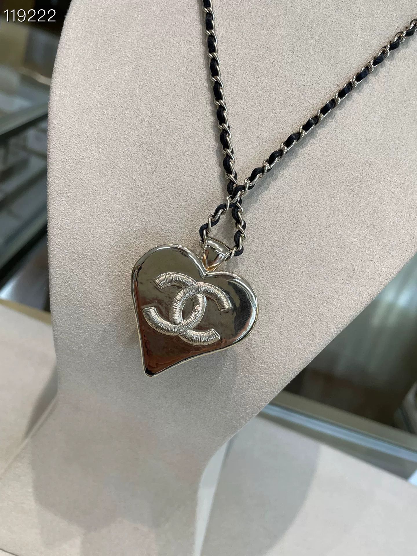 Chanel Chanel 22 Resort Large Heart Necklace Size ONE SIZE - 2 Thumbnail