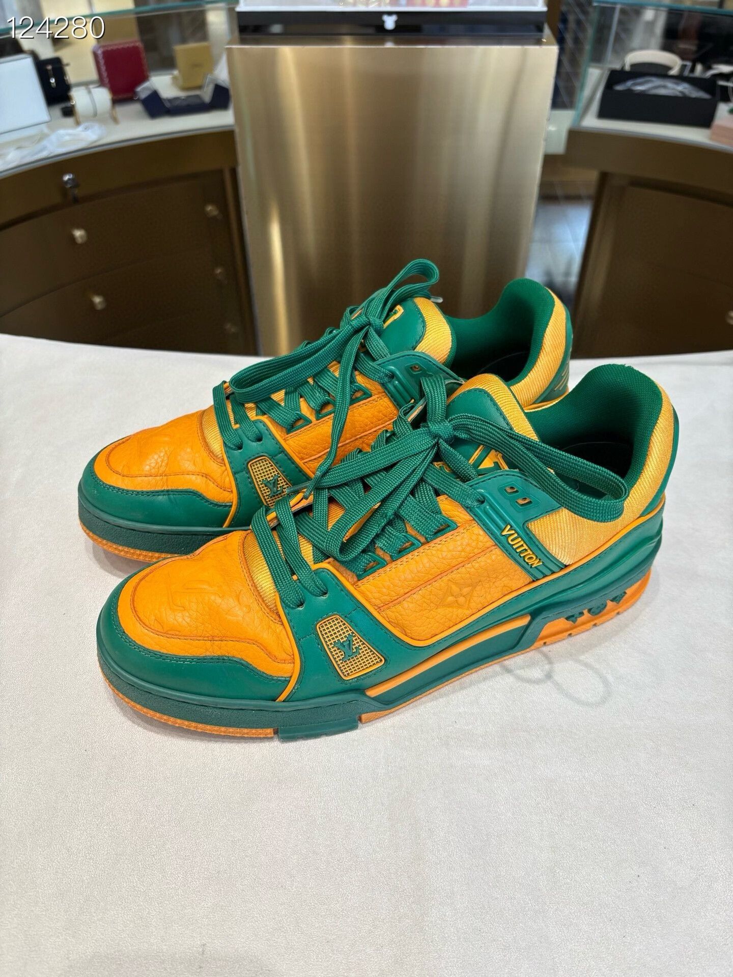 Louis Vuitton Louis Vuitton Trainer Sneakers Size US 9 / EU 42 - 2 Thumbnail