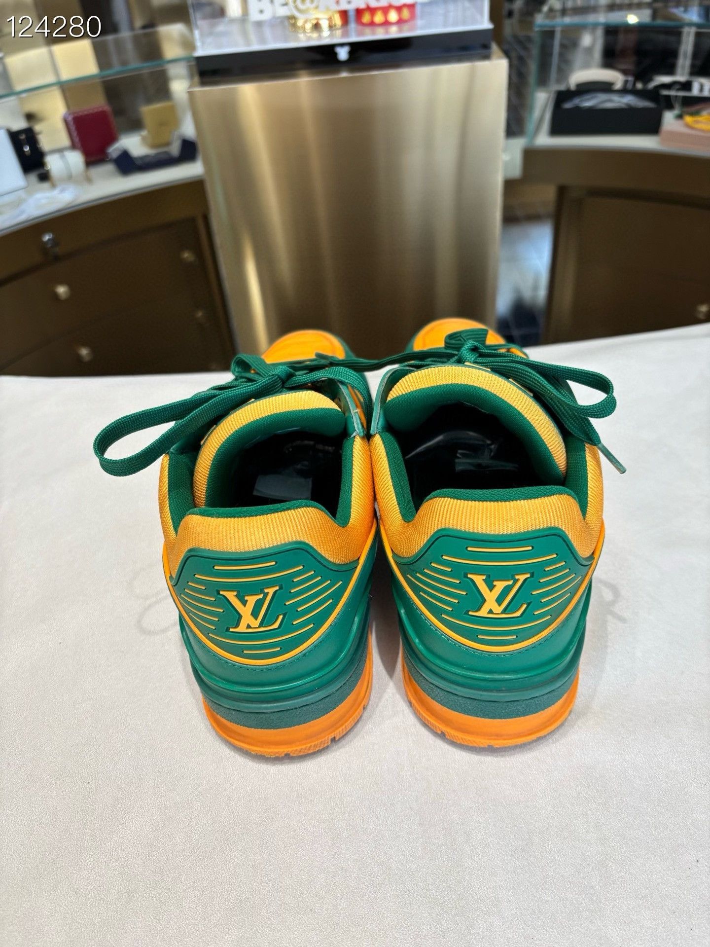 Louis Vuitton Louis Vuitton Trainer Sneakers Size US 9 / EU 42 - 4 Thumbnail