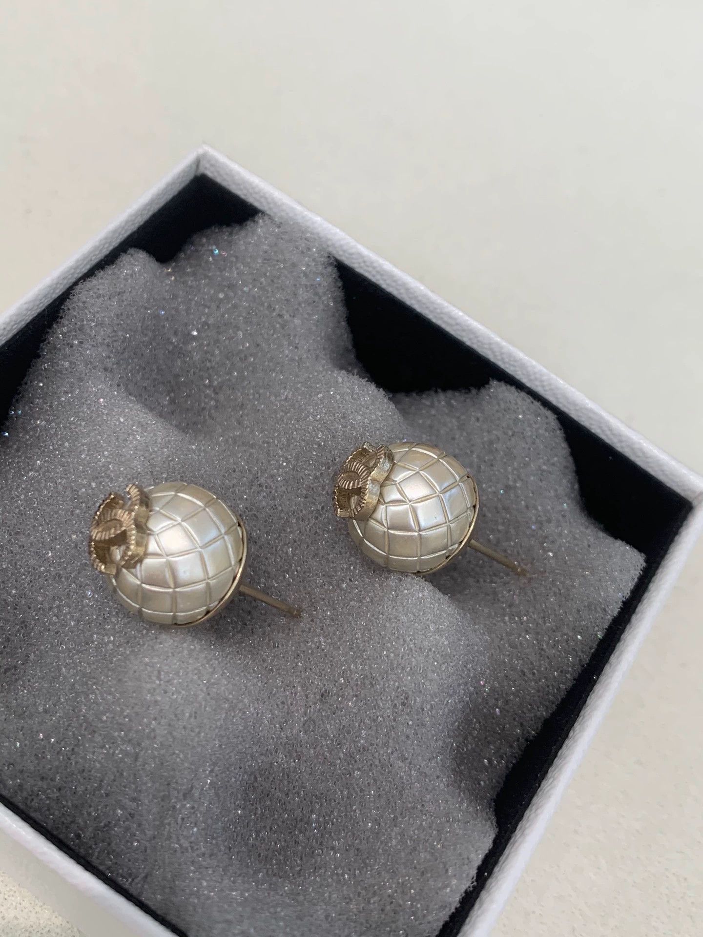 Chanel Chanel Limited Quilted Pearl Double C Earrings Size ONE SIZE - 4 Thumbnail