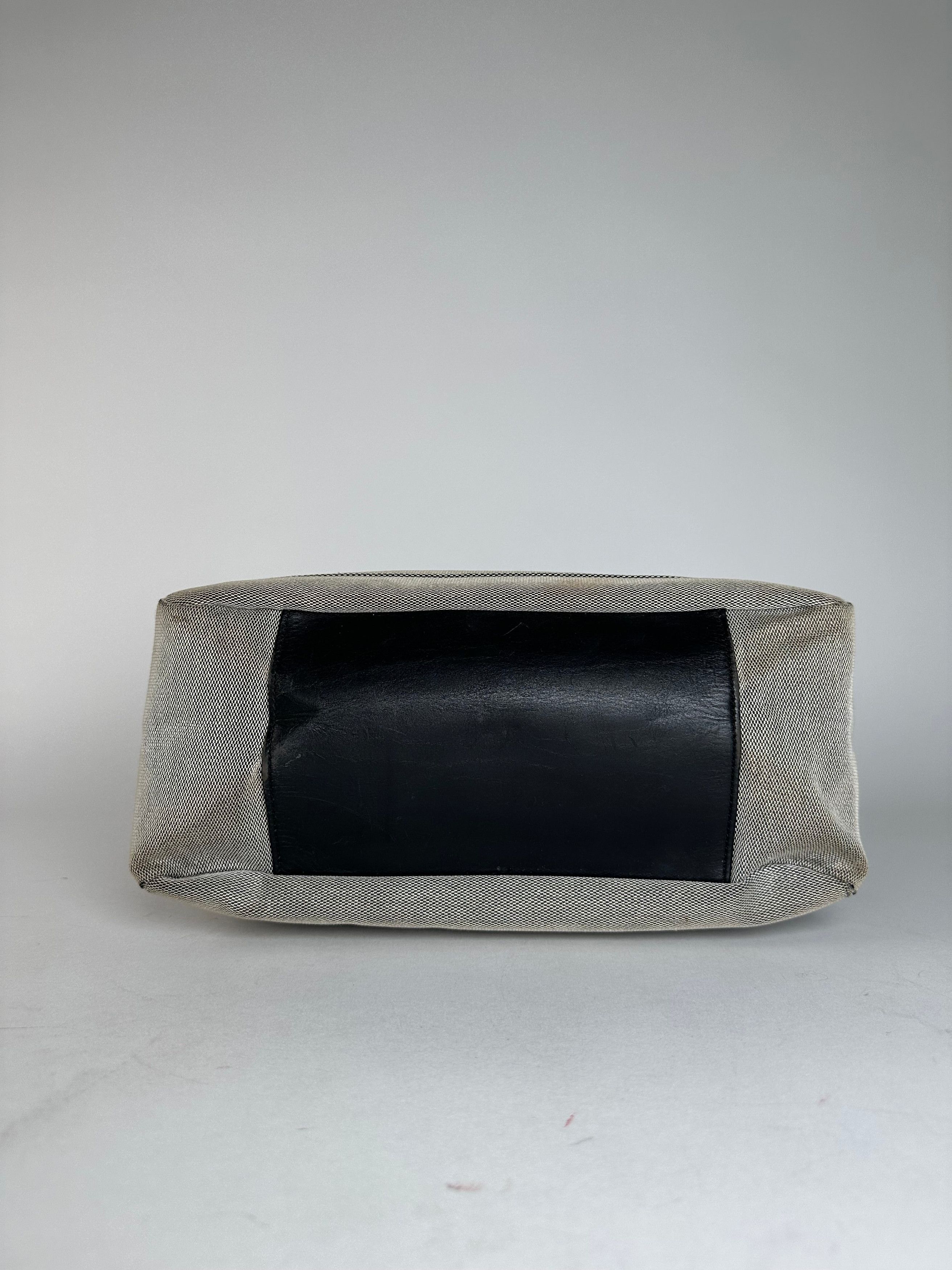 Gucci Vintage Bamboo Top Handle Canvas Handbag Grey Black Size ONE SIZE - 8 Thumbnail