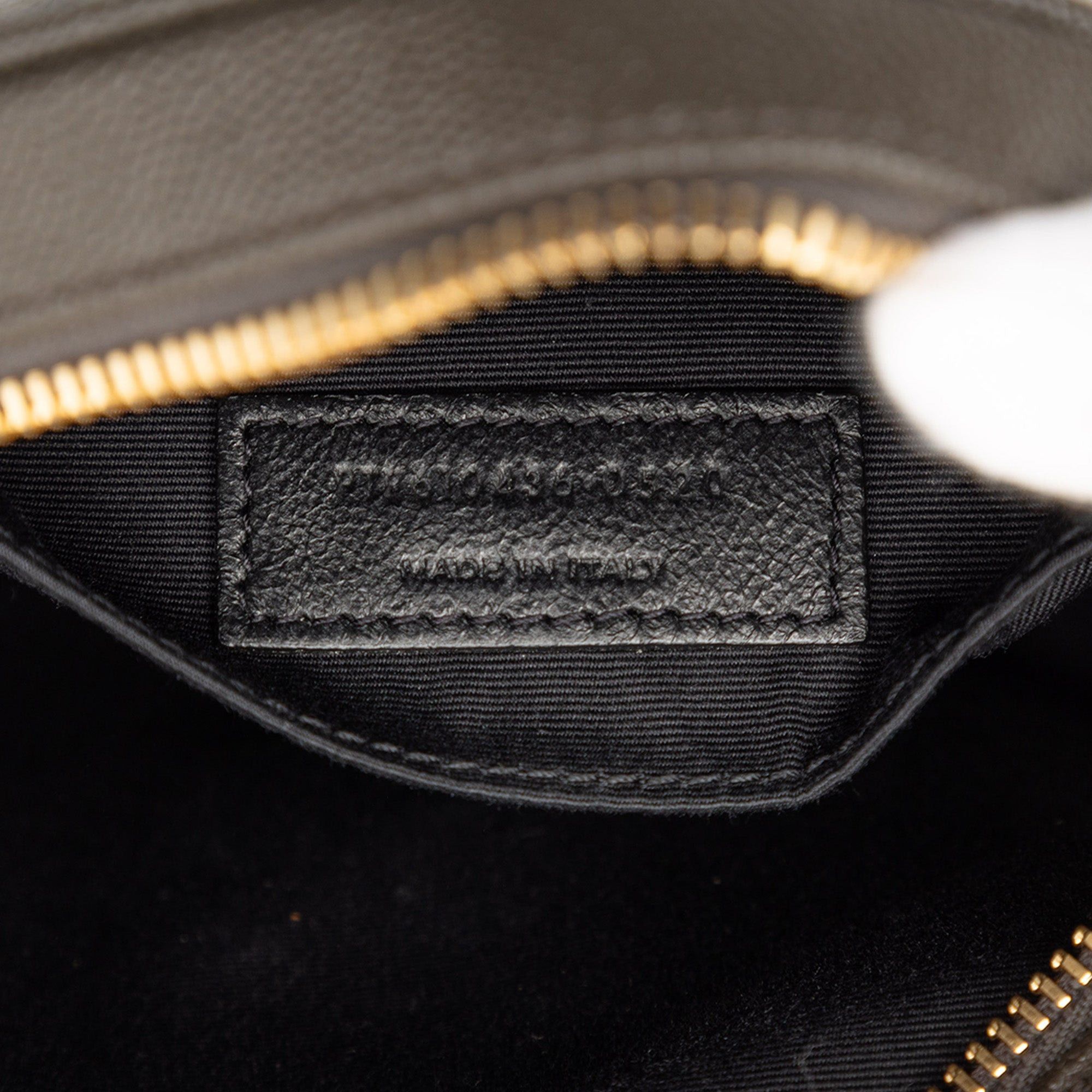 Saint Laurent Paris Grain De Poudre Chevron Round Vinyle Camera Bag Size ONE SIZE - 6 Thumbnail