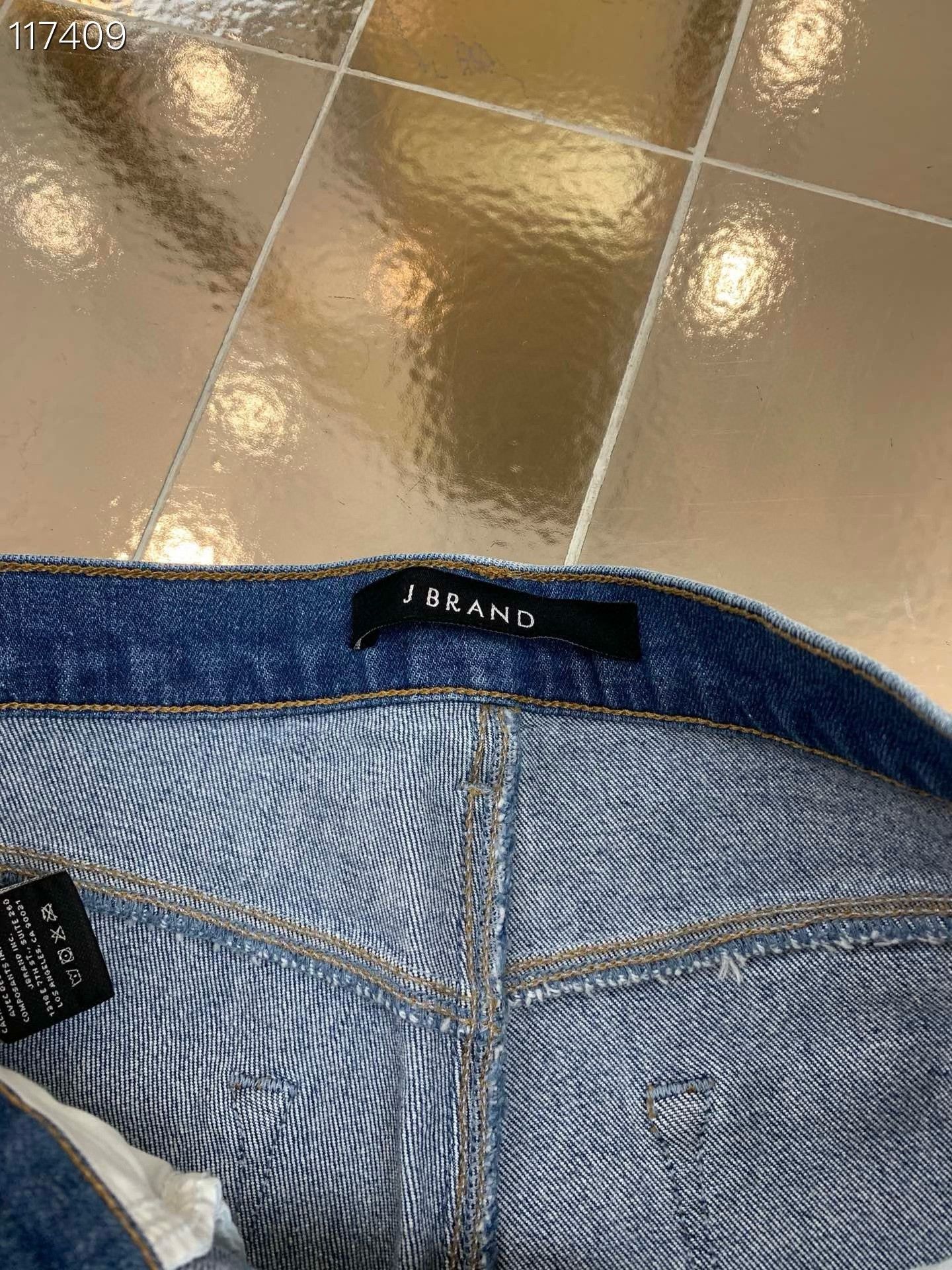 J Brand JBRAND Stretchy Irregular Hem Jeans Size 28" / US 6 / IT 42 - 4 Thumbnail